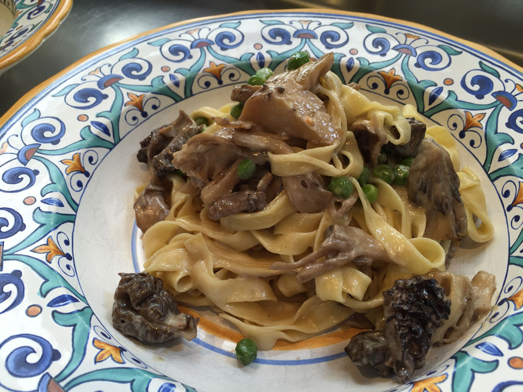 Tagliatelle con Funghi Misti